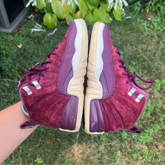 Women’s Nike Air Jordan 12 Bordeaux Shoes Sneakers Comfort 153265-617 Size 6 - Picture 3 of 7